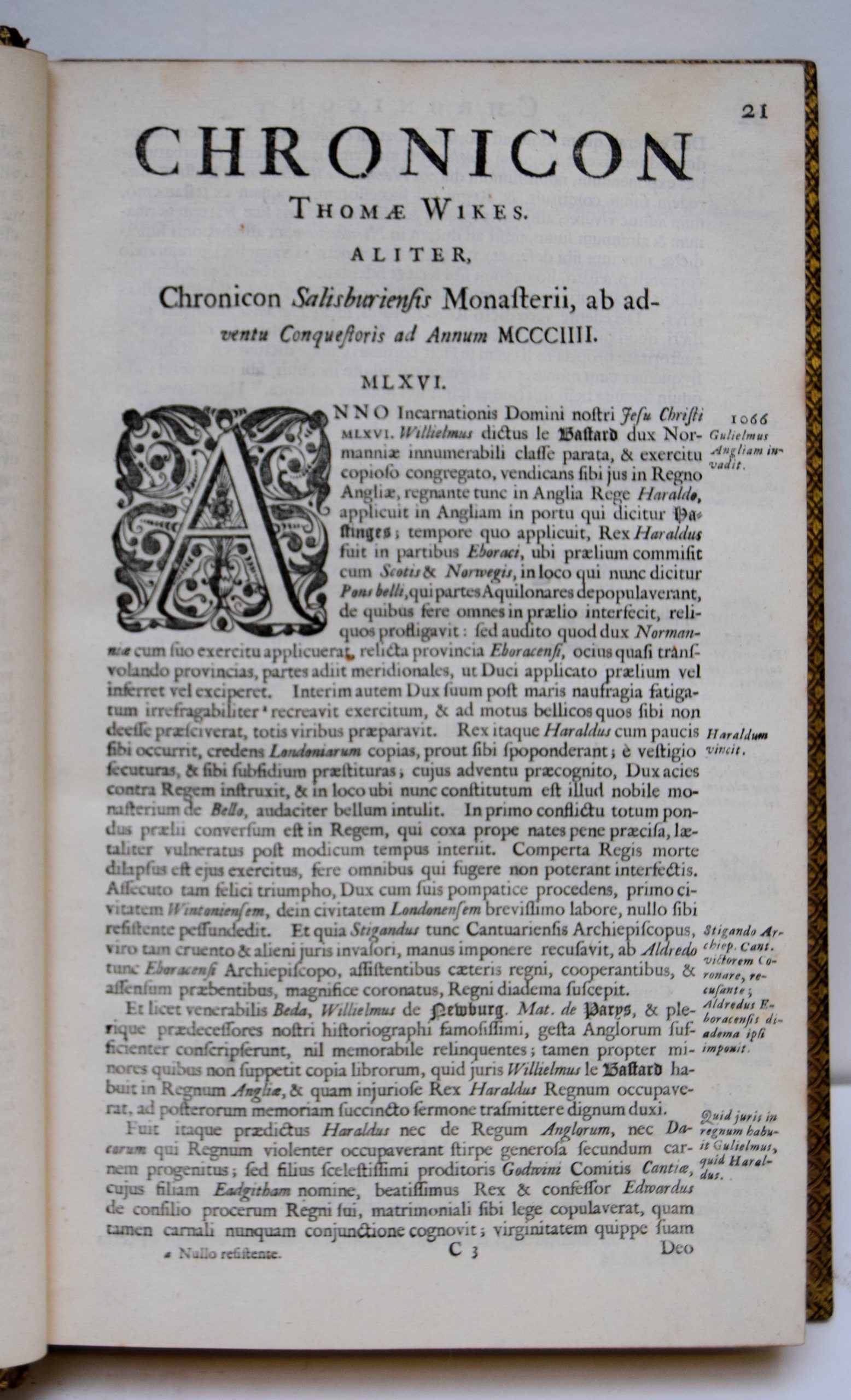 I. RERUM ANGLICARUM SCRIPTORUM VETERUM. Tom. I. Quorum Ingulfus nunc primum integer, cæteri nunc primum prodeunt.<br>II. HISTORIÆ ANGLICANÆ SCRIPTORES QUINQUE. Ex vetustis Codicibus MSS. nunc primum in lucem editi. Vol. II. Accesit rerum et verborum Index locupletissimus. <br>III. HISTORIAE BRITANNICAE, SAXONICAE, ANGLO-DANICAE, SCRIPTORES XV. Ex vetustis codd. mss. editi Opera Thomae Gale Th.Pr. Præfatio ostendit Ordinem. Accessit Rerum et Verborum Index Locupletissimus.. - Image 3
