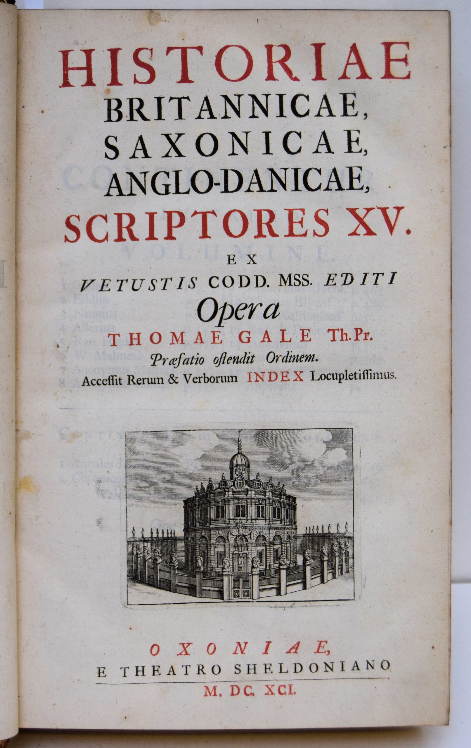 I. RERUM ANGLICARUM SCRIPTORUM VETERUM. Tom. I. Quorum Ingulfus nunc primum integer, cæteri nunc primum prodeunt.<br>II. HISTORIÆ ANGLICANÆ SCRIPTORES QUINQUE. Ex vetustis Codicibus MSS. nunc primum in lucem editi. Vol. II. Accesit rerum et verborum Index locupletissimus. <br>III. HISTORIAE BRITANNICAE, SAXONICAE, ANGLO-DANICAE, SCRIPTORES XV. Ex vetustis codd. mss. editi Opera Thomae Gale Th.Pr. Præfatio ostendit Ordinem. Accessit Rerum et Verborum Index Locupletissimus.. - Image 2