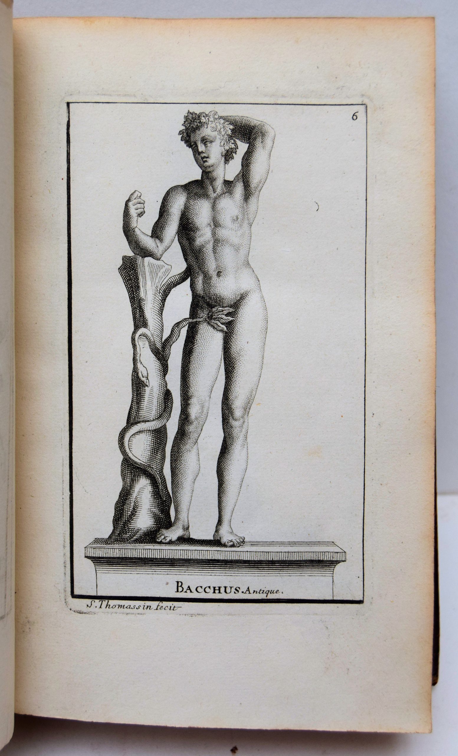 RECUEIL DES FIGURES, GROUPES, THERMES, FONTAINES, VASES, STATUES, ET AUTRES ORNEMENS DE VERSAILLES. Tels Qu'ils Se Voyent A Present Dans Le Chateau & Parc de ~VersillesGravé D'Après Les Originaux. par Simon Thomassin Graveur de Roy. - Image 4
