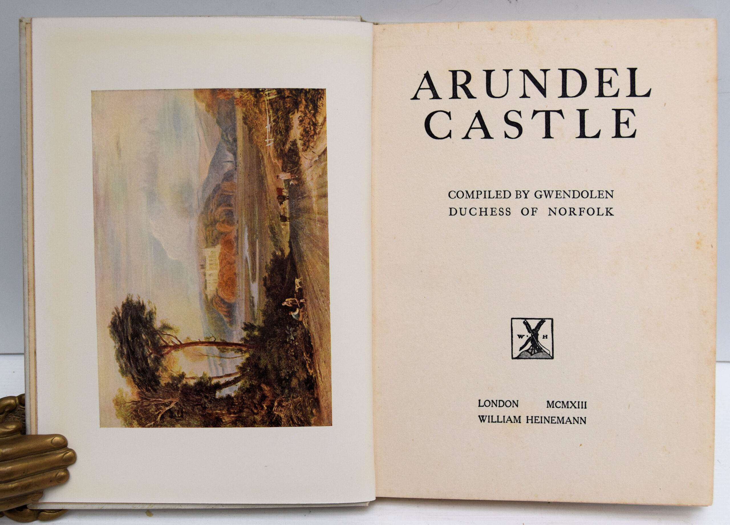 ARUNDEL CASTLE.